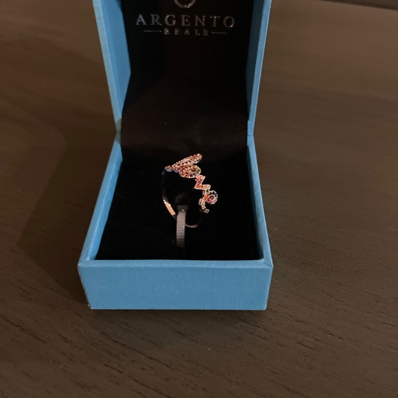 Love Ring - Picture 5 of 7